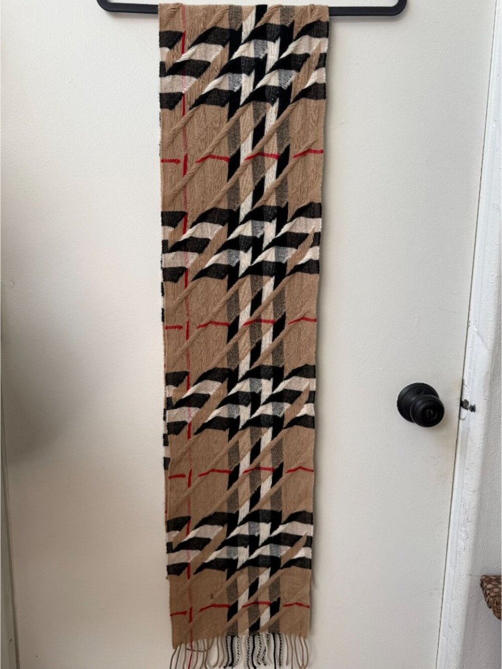 Women's Accessory ~ Burberry ~ 100 % Cashmere Scarf ~ - Picture 4 of 6